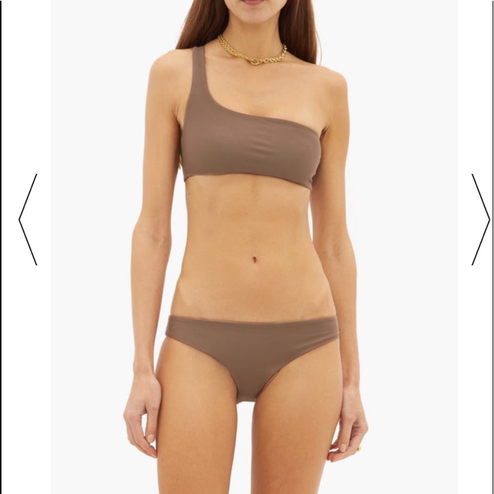 Jade Apex Top - BNWT - Color -Nude